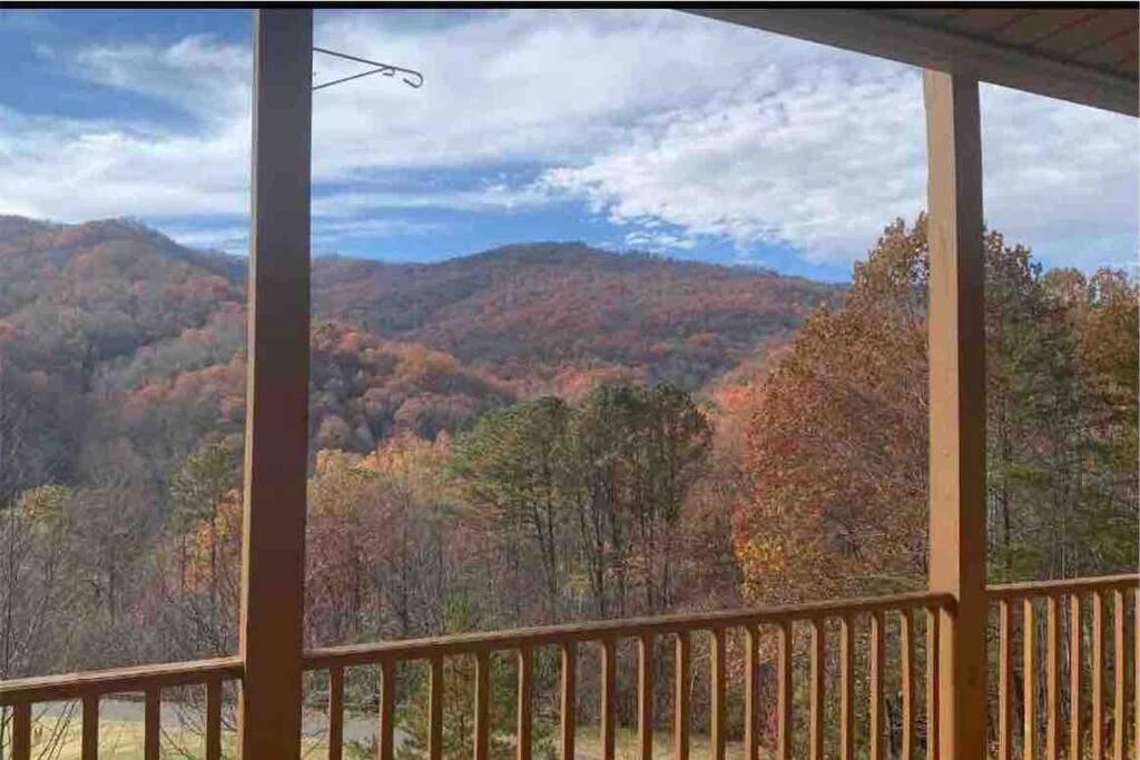 Condo With Stunning Mountain And 6Th Green Views Near Harrahs Cherokee Bryson City Whittier Exterior foto