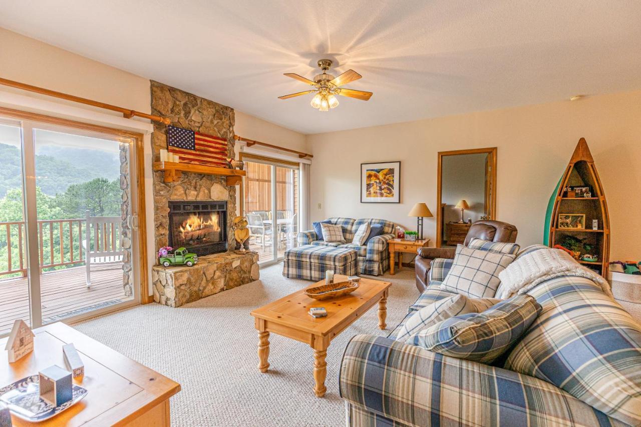 Condo With Stunning Mountain And 6Th Green Views Near Harrahs Cherokee Bryson City Whittier Exterior foto